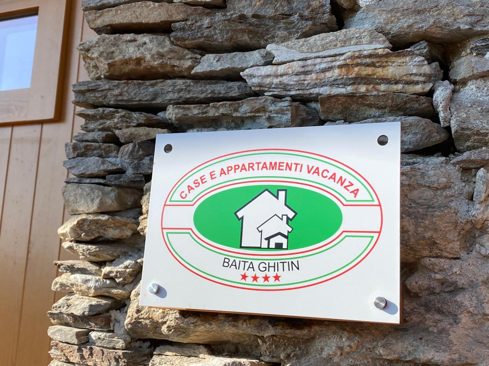 Ghitin Holiday home *